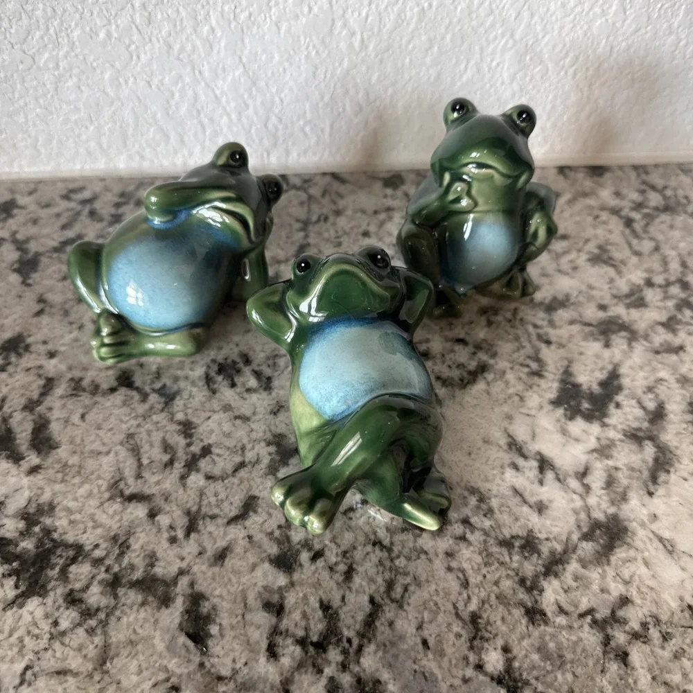 Whimsical Frog Figurine Set Of 3 Green Blue Ceramic Home Decor Garden
